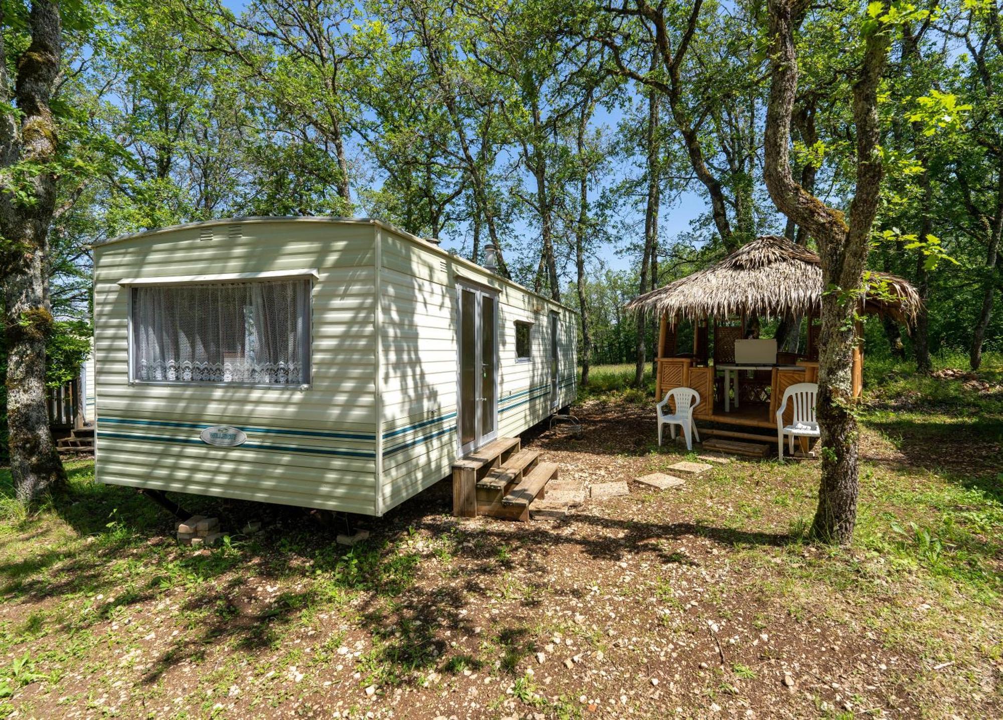 Camping Les Paillotes Payrac Ngoại thất bức ảnh